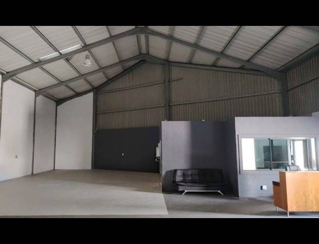 300M² WAREHOUSE TO LET IN PAROW INDUSTRIAL